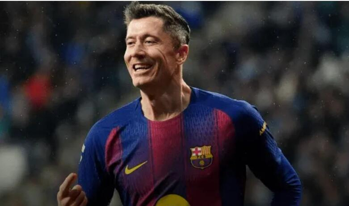 体育直播-巴萨设莱万留队条件,需接受新角色及降薪|巴塞罗那|罗伯特·莱万多夫斯基|薪资谈判|俱乐部|莱万多夫斯基_新浪体育_新浪新闻