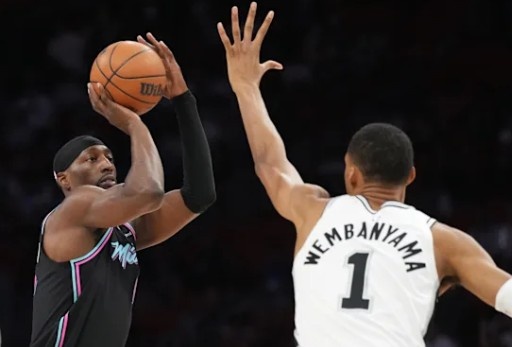 体育直播-文班亚马：“降龙十八掌！”